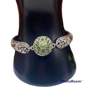Vintage style floral snap bangle with fancy 18mm snap with light green stones.